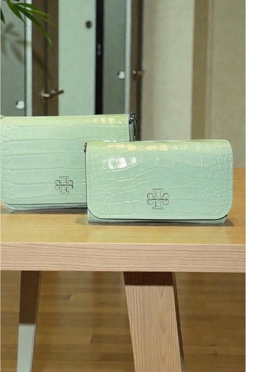 Tory Burch Handbags - Tory Burch Mint Croc-Embossed Convertible Wallet Crossbody